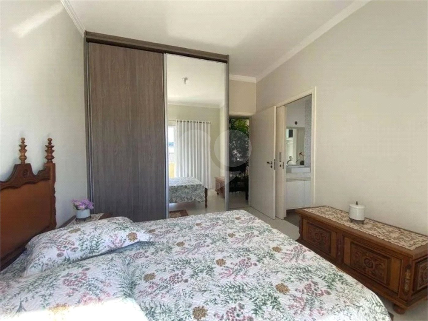 Casa à venda com 4 suítes no condomínio Ipê Velho, Vinhedo - SP
