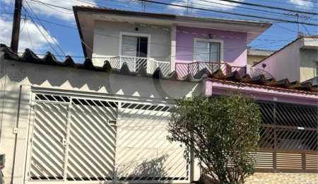 Sobrado à venda com 3 quartos, sendo 1 suíte,  em Parque Vitória, São Paulo, SP