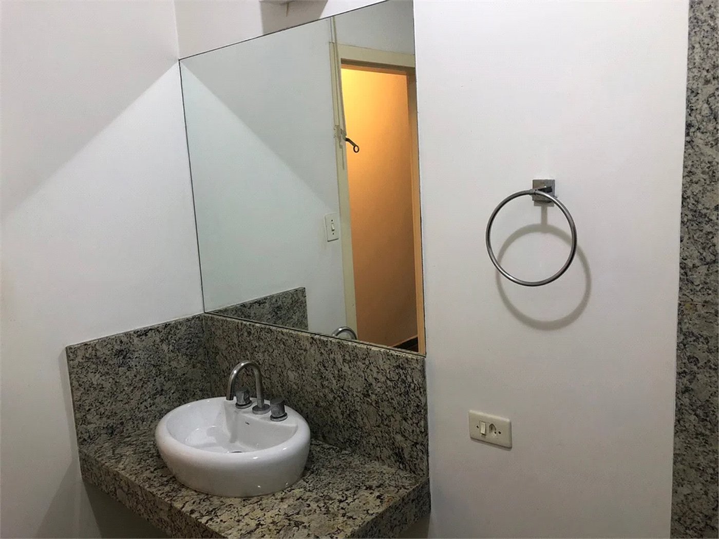 Casa Térrea à venda com 4 quartos, sendo 2 suítes,  em Jardim das Bandeiras, São Paulo, SP