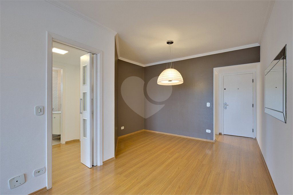 Apartamento à venda com 3 quartos, sendo 1 suíte, em Alto da Boa Vista, São Paulo, SP