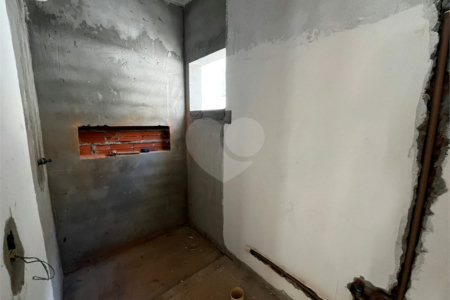 Casa à venda com 3 quartos, sendo 1 suíte, no condomínio Lago dos Ipês, Itapetininga - SP