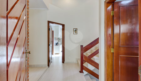 Casa à venda com 3 quartos, sendo 2 suítes,  no condomínio Granja do Morumbi, São Paulo - SP