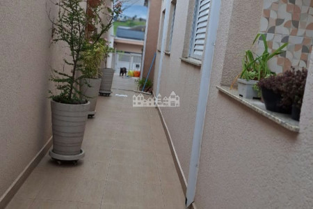 Casa à venda com 3 quartos, sendo 1 suíte, em Residencial Jardins da Catalunha, Atibaia, SP