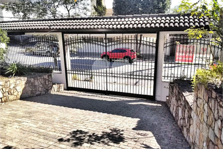 Sobrado à venda com 4 quartos, sendo 2 suítes, em Jardim São Bento, São Paulo, SP