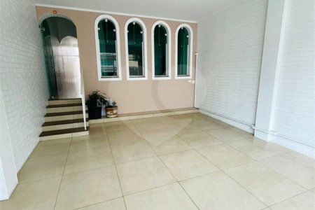 Casa à venda com 4 quartos, sendo 1 suíte,  em Jardim Stella, Santo André, SP