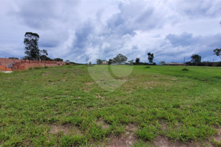 Loteamento Residencial no Condomínio Vila Pinhal do Broa