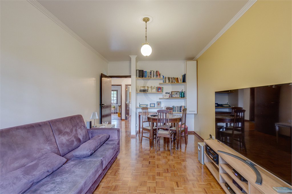 Sobrado à venda com 4 quartos, sendo 1 suíte, em Alto da Boa Vista, São Paulo, SP