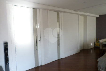 Apartamento à venda com 4 quartos, sendo 2 suítes, em Jardim Londrina, São Paulo, SP