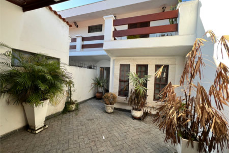 Casa à venda com 4 quartos, sendo 3 suítes, em Chácara Monte Alegre, São Paulo, SP