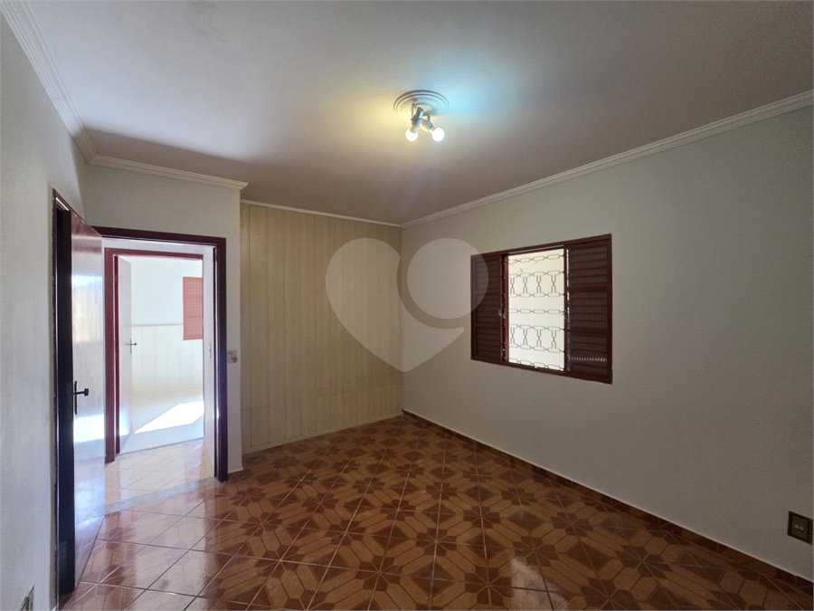 Casa à venda com 4 quartos, sendo 2 suítes,  em Vila Espírito Santo, Sorocaba, SP