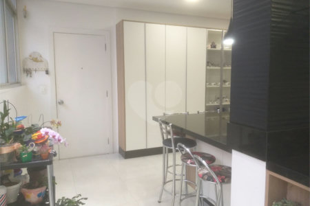 Apartamento à venda com 3 quartos, sendo 1 suíte,  em Paraíso, São Paulo, SP