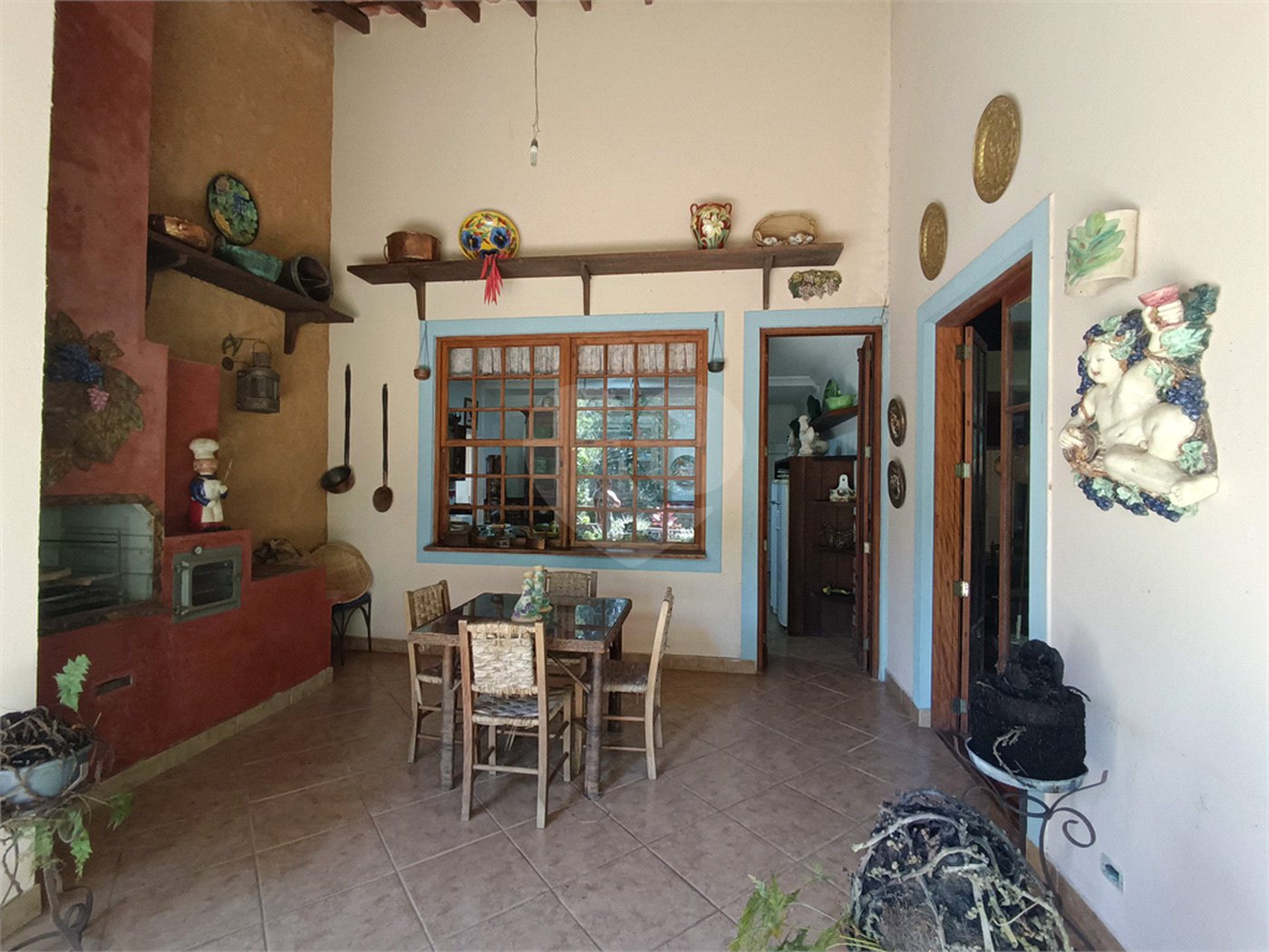 Casa à venda com 4 quartos, sendo 3 suítes, no condomínio Patrimônio do Carmo, São Roque - SP