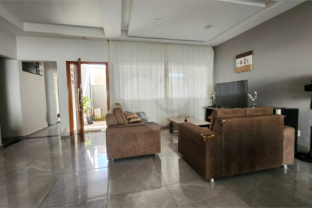 Casa à venda com 3 quartos, sendo 1 suíte,  em Cidade Jardim, Araraquara, SP