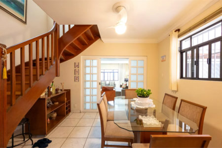 Sobrado à venda com 4 quartos, sendo 2 suítes, em Vila Clementino, São Paulo, SP