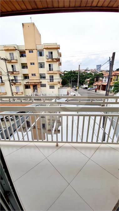 Sobrado à venda com 3 quartos, sendo 1 suíte,  em Jardim Leocádia, Sorocaba, SP