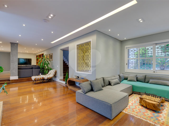 Casa Térrea à venda com 4 suítes em Jardim Marajoara, São Paulo, SP