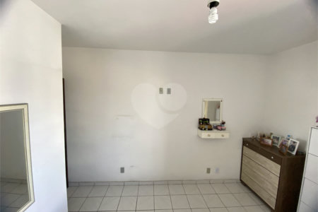 Sobrado à venda com 4 quartos, sendo 1 suíte, em Vila Macedópolis, São Paulo, SP