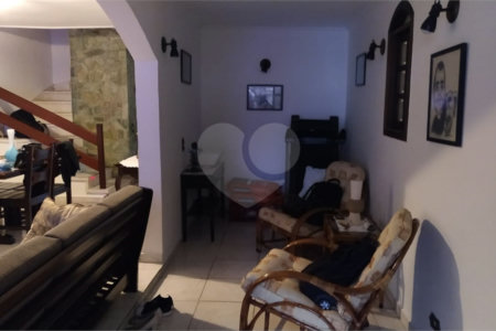 Sobrado à venda com 3 quartos, sendo 1 suíte, em Bosque da Saúde, São Paulo, SP