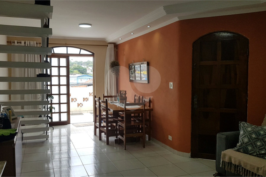 Sobrado à venda com 2 suítes em Tremembé, São Paulo, SP