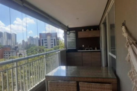 Apartamento à venda com 3 quartos, sendo 1 suíte,  em Vila Andrade, São Paulo, SP