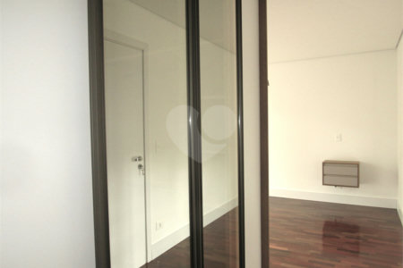 Casa à venda com 4 suítes no condomínio Premiere, São Paulo - SP