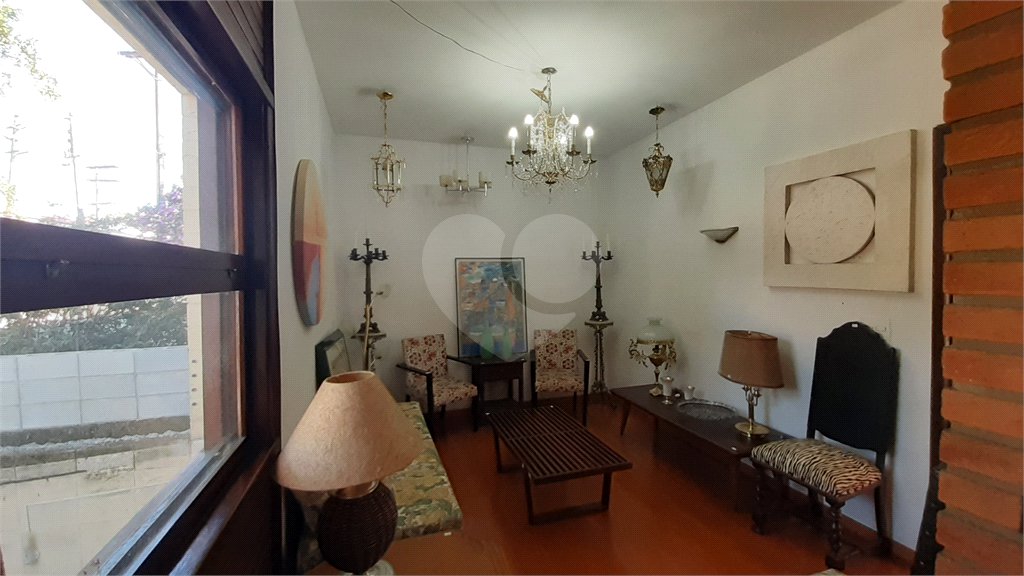 Casa à venda com 3 quartos, sendo 1 suíte, em Alto da Boa Vista, São Paulo, SP