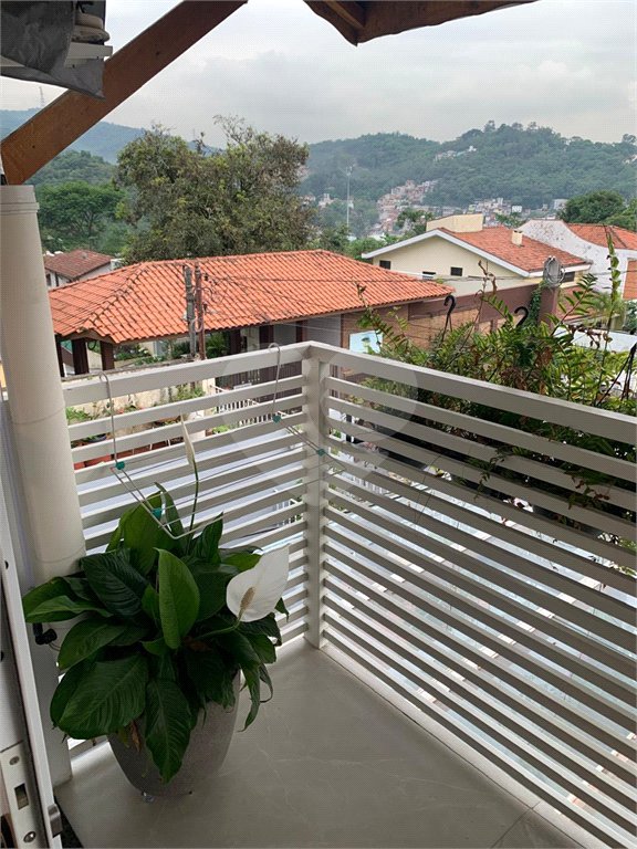 Sobrado à venda com 2 suítes em Horto, São Paulo, SP