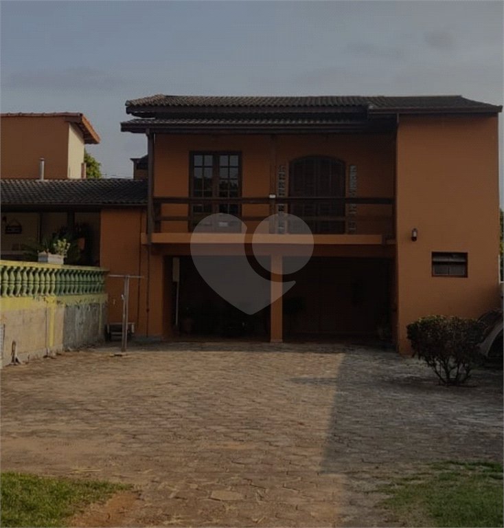 Sobrado à venda com 3 quartos, sendo 1 suíte, em Esplanada do Carmo, Jarinu, SP