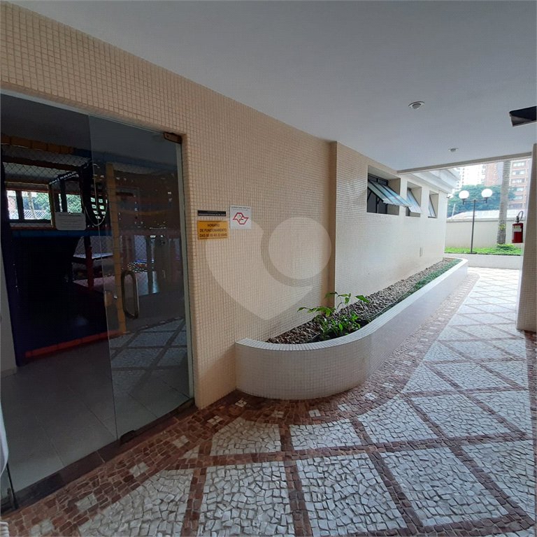 Apartamento à venda com 3 quartos, sendo 1 suíte, em Campo Belo, São Paulo, SP