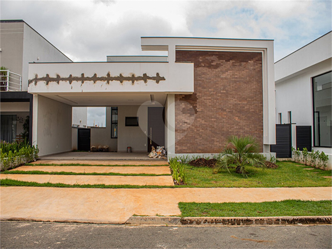 Casa à venda com 3 suítes no condomínio Residencial Central Parque, Salto - SP
