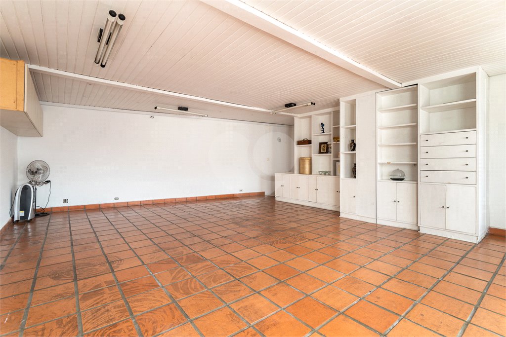 Casa à venda com 4 quartos, sendo 3 suítes, em Vila Mariana, São Paulo, SP