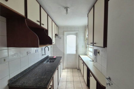 Casa à venda com 3 quartos, sendo 2 suítes, no condomínio Quintas Marajoara, São Paulo - SP