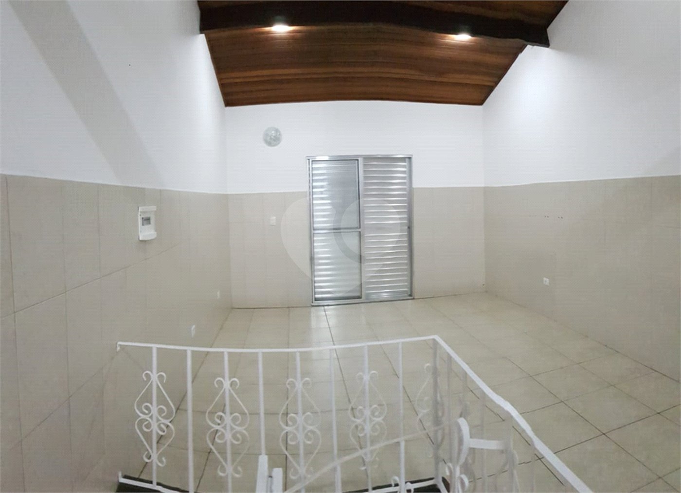 Sobrado à venda com 2 quartos, sendo 1 suíte, em Tremembé, São Paulo, SP