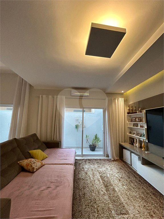Casa à venda com 3 quartos, sendo 1 suíte, no condomínio Jardim das Acácias, Araraquara - SP