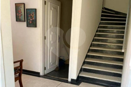 Sobrado à venda com 4 quartos, sendo 1 suíte, em Parque Jabaquara, São Paulo, SP