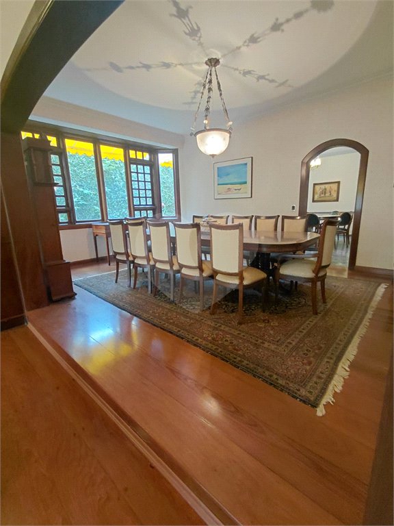 Casa à venda com 4 suítes no condomínio Ville Bourghese, São Paulo - SP