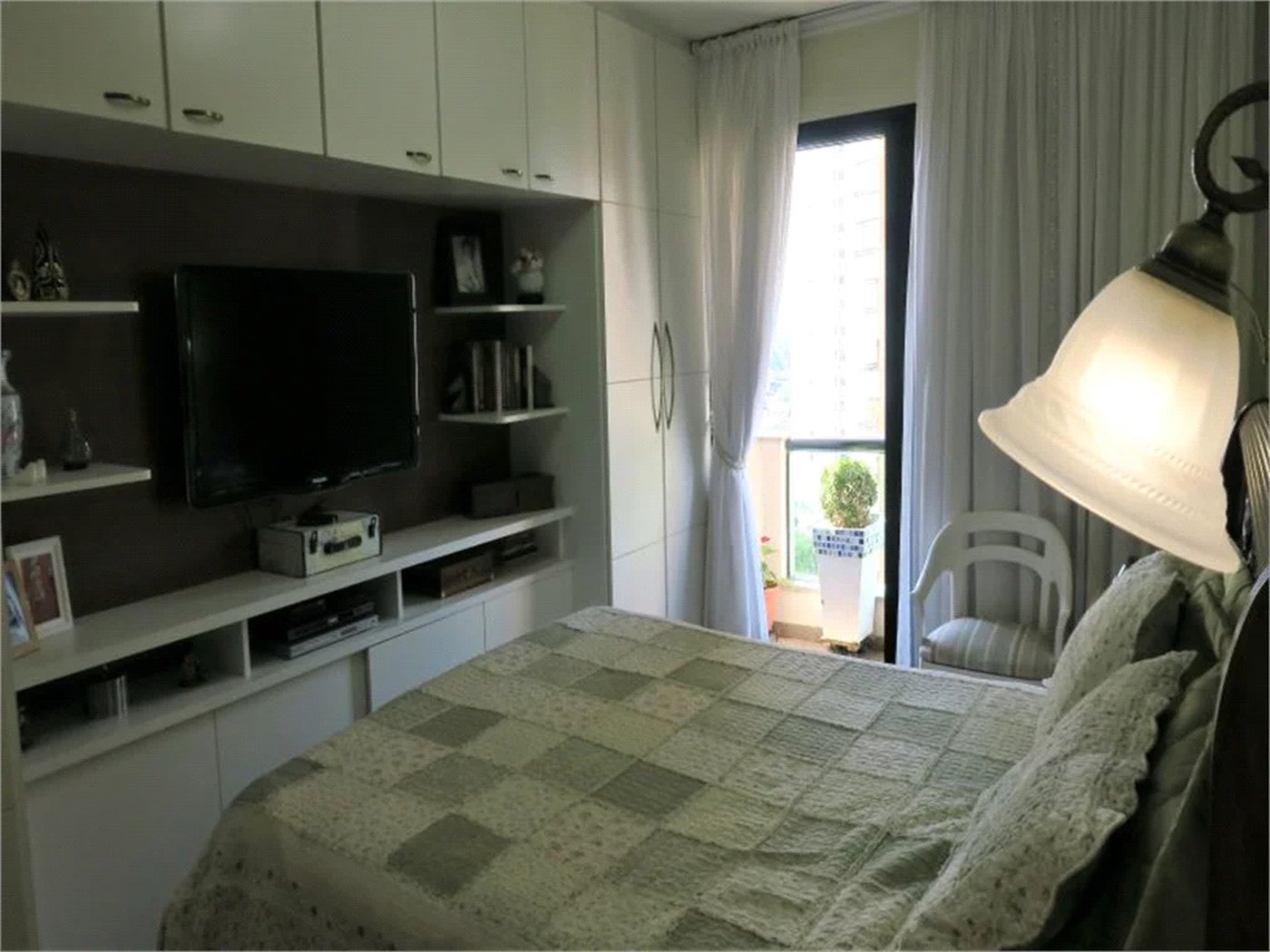 Apartamento à venda com 4 quartos, sendo 3 suítes,  em Vila Suzana, São Paulo, SP