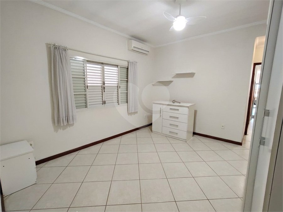 Sobrado à venda ou para alugar com 3 quartos, sendo 1 suíte,  em Jardim Itália, Itapetininga, SP