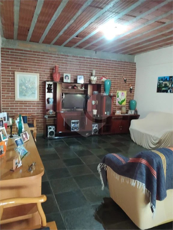 Casa à venda com 7 quartos, sendo 3 suítes, em Fazenda Marajoara, Campo Limpo Paulista, SP