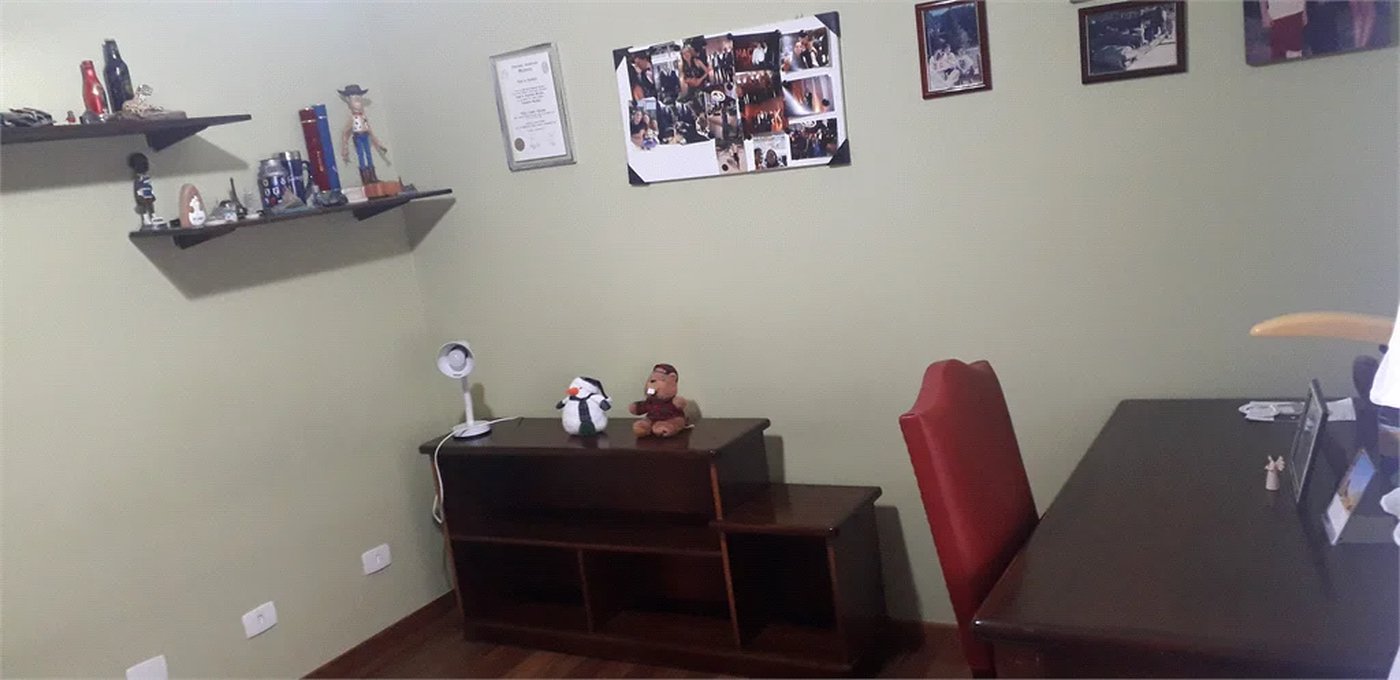 Casa à venda com 3 quartos, sendo 2 suítes,  em Jardim Leonor, São Paulo, SP