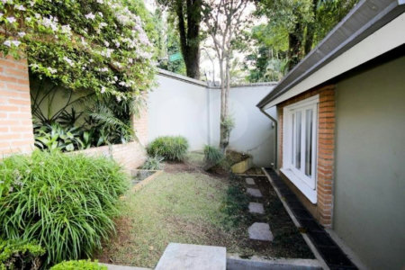 Casa à venda com 3 quartos, sendo 2 suítes,  em Vila Tramontano, São Paulo, SP