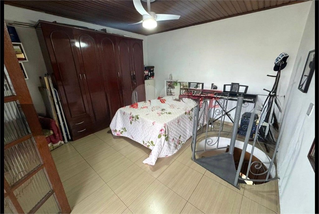 Sobrado à venda com 4 quartos, sendo 1 suíte, em Vila Gustavo, São Paulo, SP