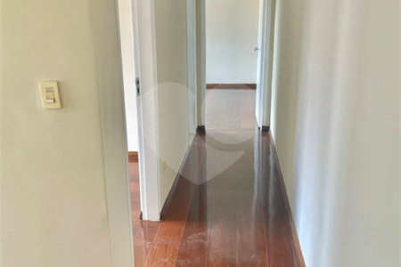 Sobrado à venda com 4 quartos, sendo 1 suíte, em Parque São Domingos, São Paulo, SP