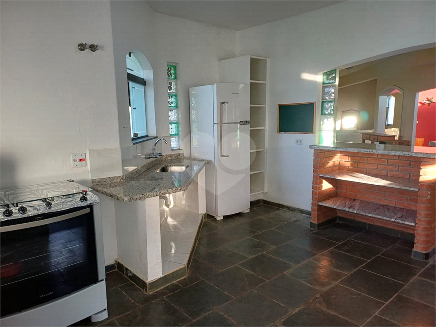 Casa à venda com 3 quartos, sendo 1 suíte, em Alpes D'ouro, Bom Jesus dos Perdões, SP