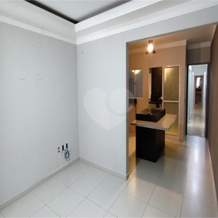 Casa à venda com 3 quartos, sendo 1 suíte, no condomínio Rio das Pedras, Salto - SP