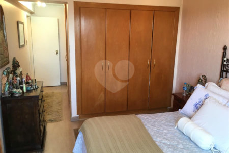 Apartamento à venda com 4 quartos, sendo 1 suíte, em Chácara Santo Antônio, São Paulo, SP