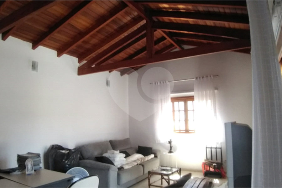 Casa à venda com 4 quartos, sendo 2 suítes, em Barreiro, Mairiporã, SP