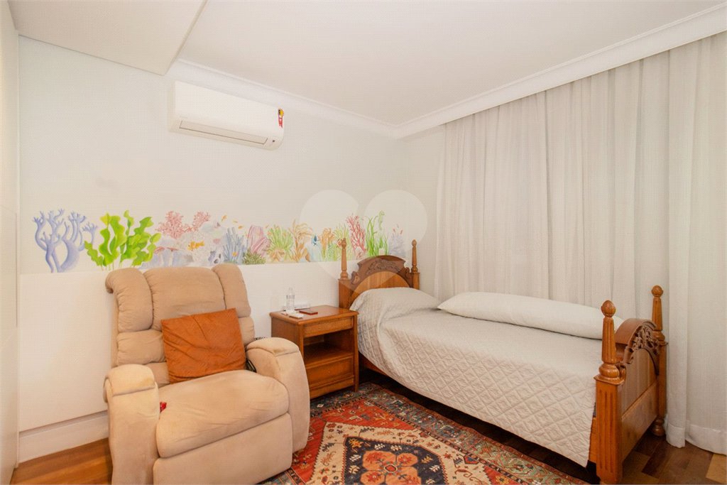 Casa à venda com 4 suítes no condomínio Conde D Eu, São Paulo - SP