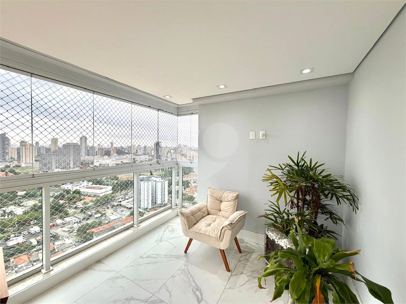 Apartamento à venda com 3 suítes em Vila Regente Feijó, São Paulo, SP