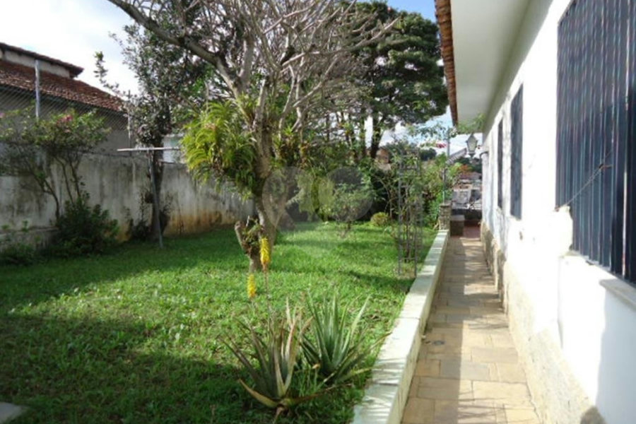 Casa Térrea à venda com 4 quartos, sendo 1 suíte,  em Jardim Peri, São Paulo, SP